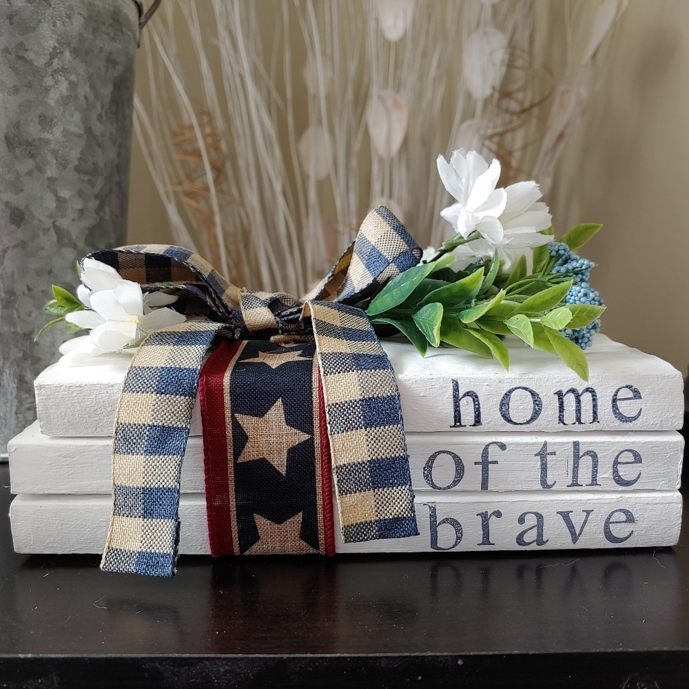 Farmhouse Style Decor / Memorial Day Book Stack